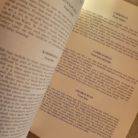 Oriental Rugs Collector's Guide, softcover book - Picture 6 of 9